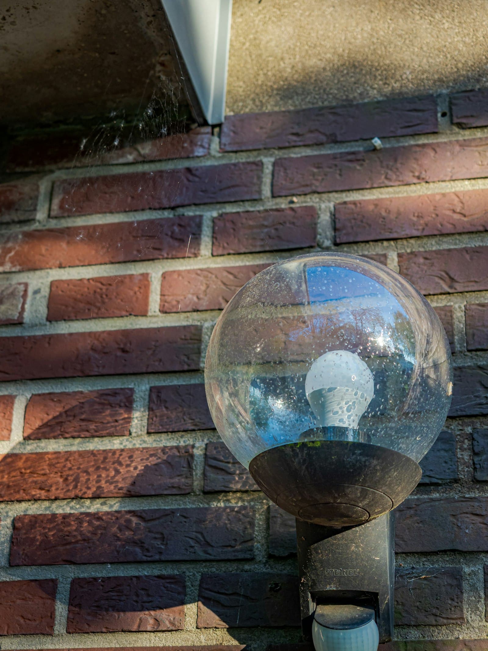 Best Smart Outdoor Wall Light UK (2026)
