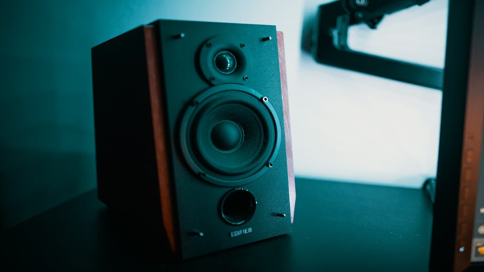 Sonos Sub Mini Review UK: Deep Bass for Compact Spaces