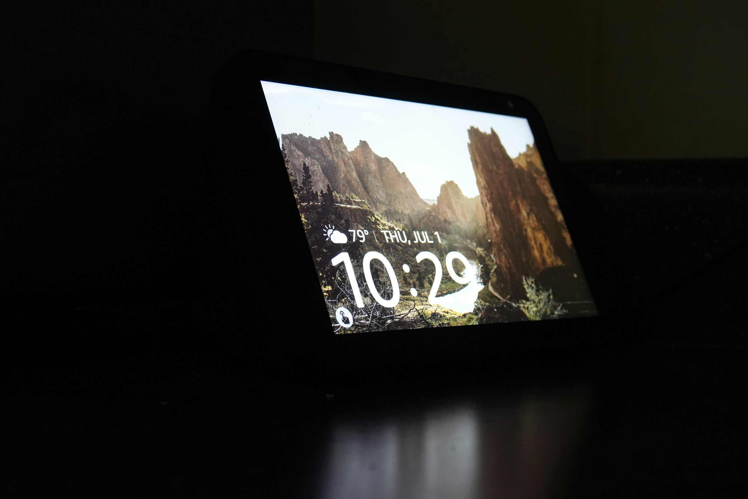 Amazon Echo Show 10 Review UK: Best Smart Display?
