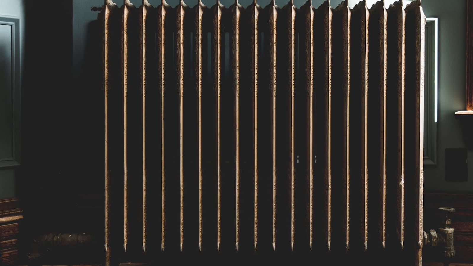Oil-Filled Radiator: How It Works, Running Costs & Making It Smart (UK 2026)