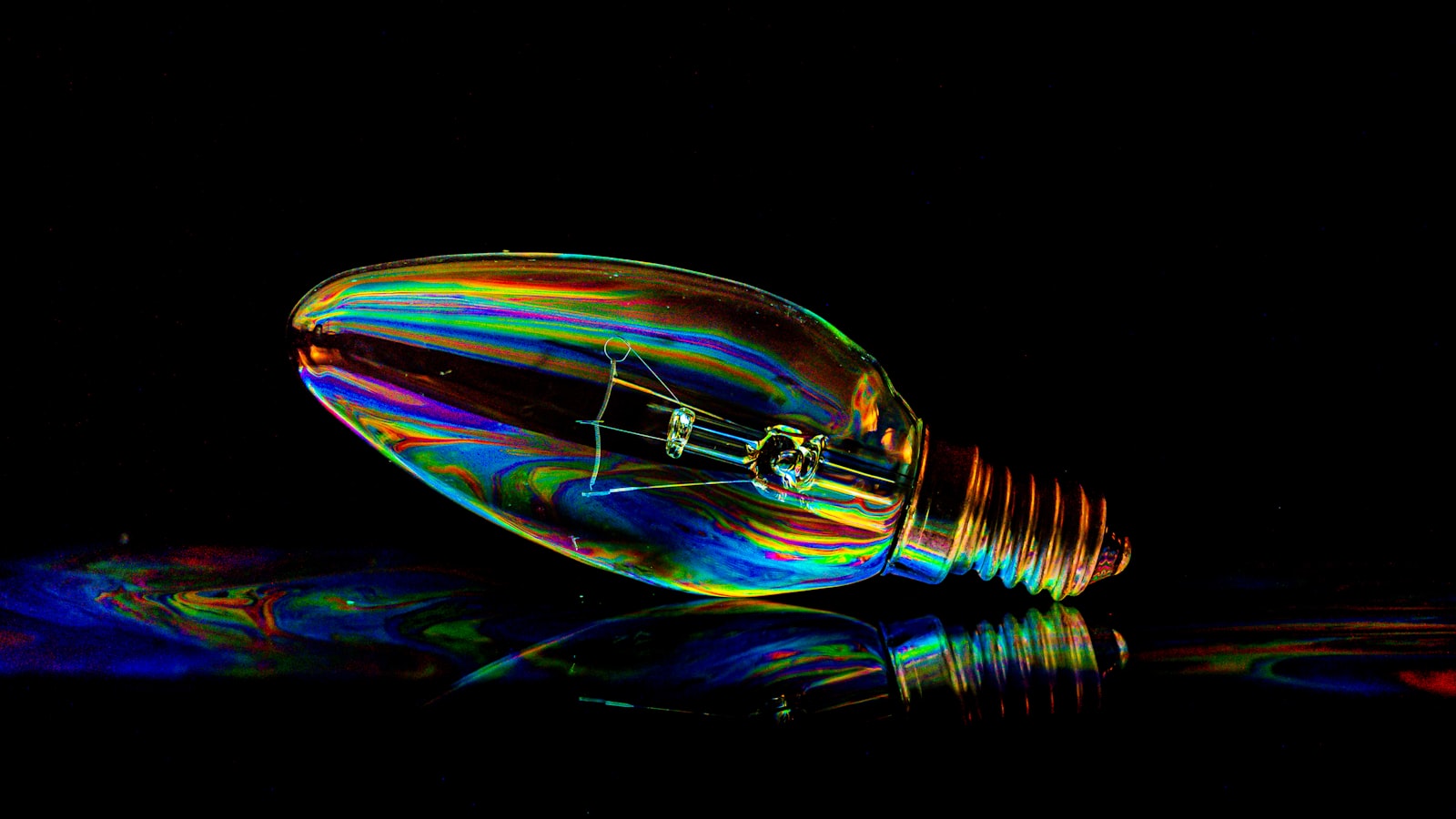 Philips Hue vs LIFX: Which Smart Bulb Wins?