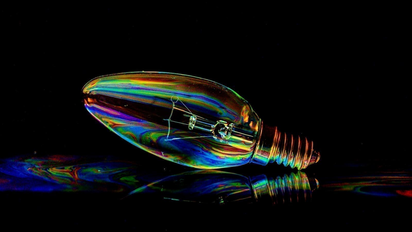 Philips Hue vs LIFX: Which Smart Bulb Wins?