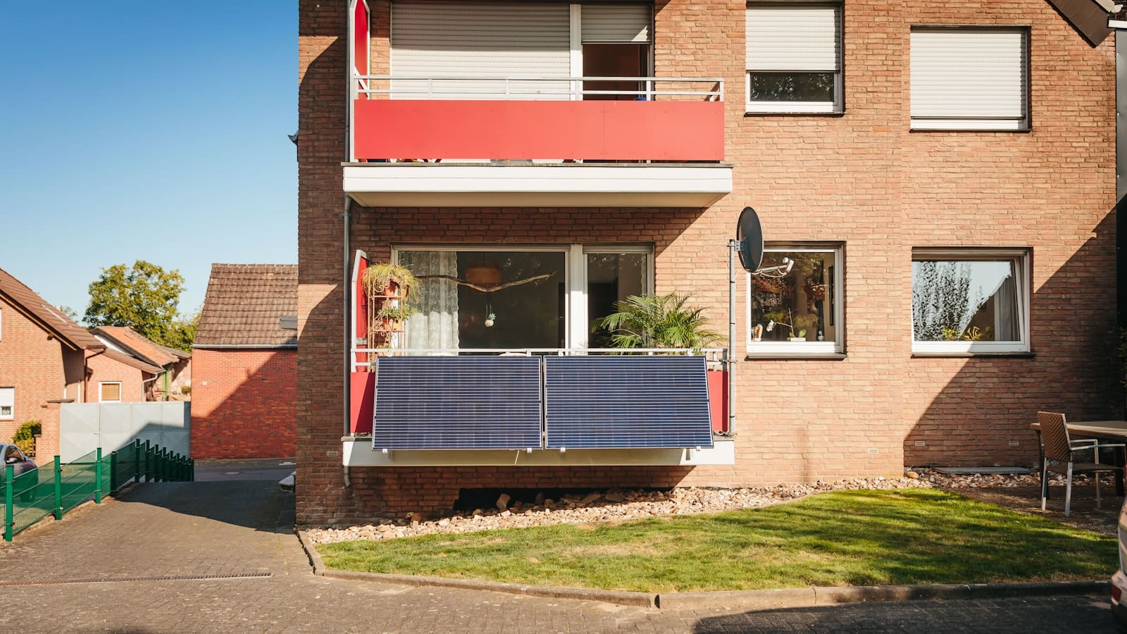 Plug-In Solar Panels UK: New 2026 Rules Explained
