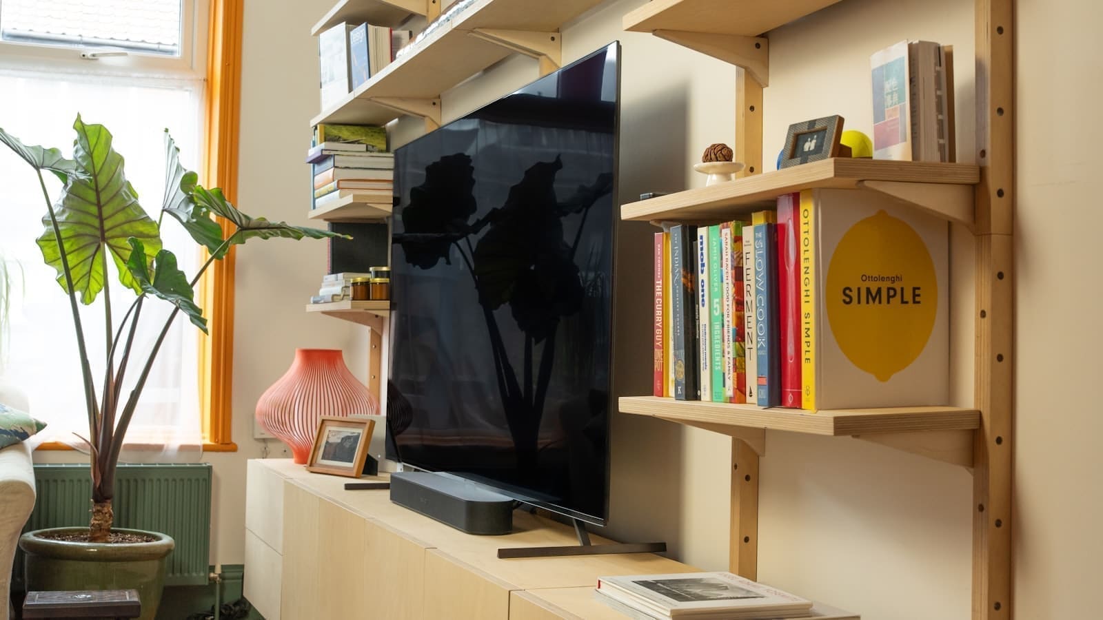 Sonos Soundbar Prices UK (2026): Ray, Beam, Arc & Arc Ultra